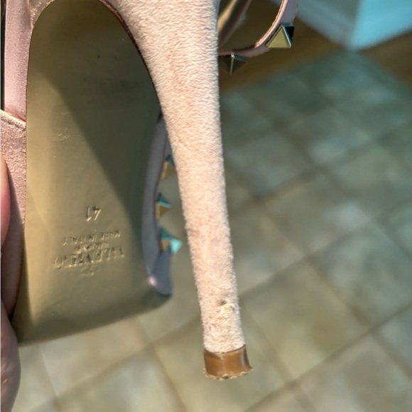 Valentino Garavani Rockstud light Pink Suede Heels size 41 made small - Picture 14 of 15